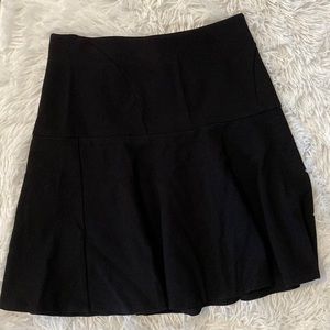 Wilfred Free- Black zip up skirt 🖤